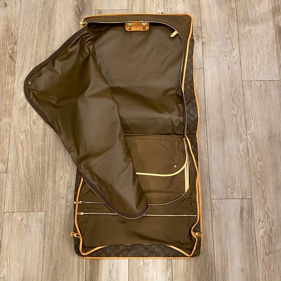 🚫SOLD🚫 LOUIS VUITTON Garment Bag - Picture 10 of 13